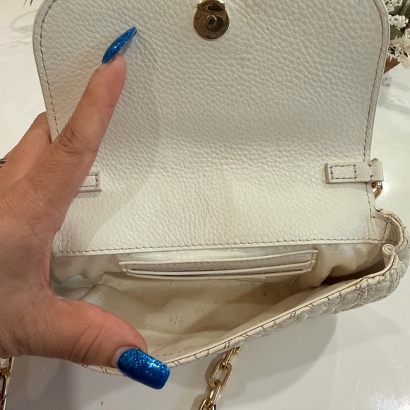 Tory Burch Beige Quilted Clutch with Gold Chain - Picture 5 of 6